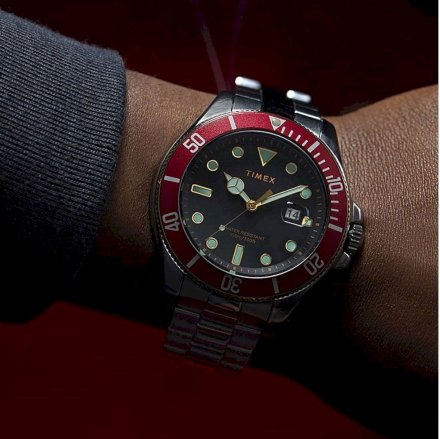 Męski zegarek Timex City Harborside Coast srebrny z bransoletką TW2V27400