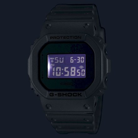 Metaliczny srebrny zegarek Casio G-SHOCK Forgotten Future DW-5600FF-8ER