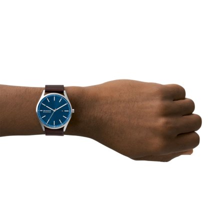 Męski zegarek z brązowym paskiem i niebieską tarczą Skagen Holst SKW6846