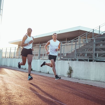 Polar Pacer PRO szampańsko-złoty zegarek z GPS do biegania S-L