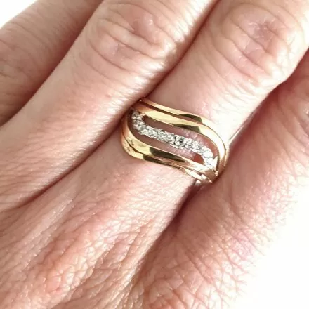 Złoty pierścionek fala z cyrkoniami r.14 • Złoto 333