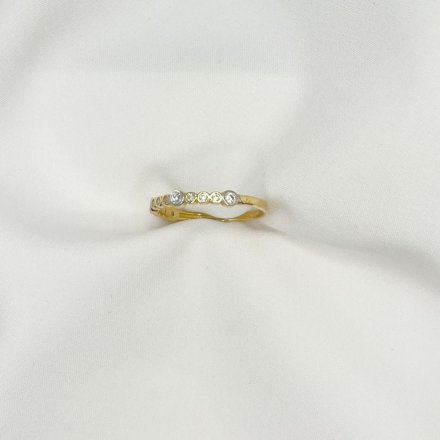 Złoty pierścionek obrączka celebrytka z kryształami r.14 • Złoto 585