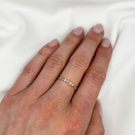 Złoty pierścionek obrączka celebrytka romby z kryształami r.12,5 • Złoto 585