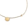 Złoty naszyjnik Guess ROUND HARMONY moneta z logo kryształami JUBN01155JW