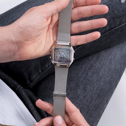 Srebrny zegarek damski Guess Zoom z wyświetlaczem GW0343L1