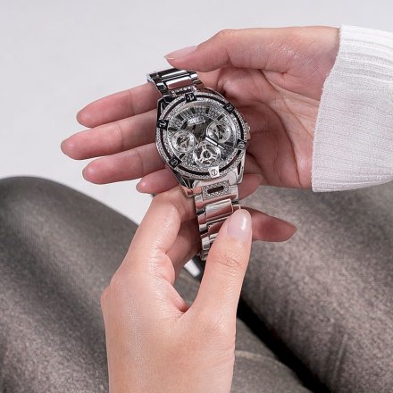 Srebrny zegarek damski Guess Queen z kryształkami GW0464L1