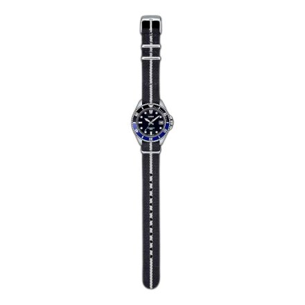 Czarny zegarek męski Casio Standard Sport z parcianym paskiem MDV-10C-1A2VEF