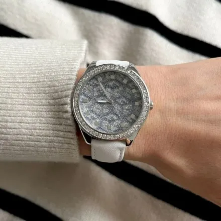 Srebrny zegarek damski Guess G Gloss z białym paskiem GW0608L1