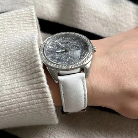 Srebrny zegarek damski Guess G Gloss z białym paskiem GW0608L1