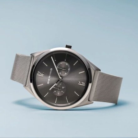 Stalowy  zegarek Bering ULTRA SLIM 17140-009 z multidatownikiem