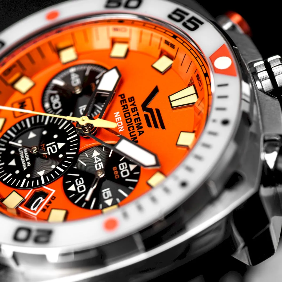 Zegarek Vostok Europe Systema Periodicum Neon pomarańczowy VK67