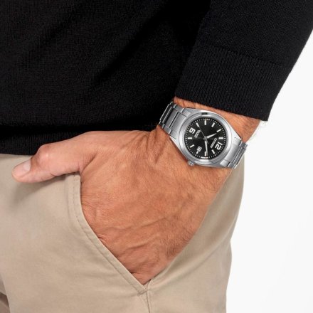 Tytanowy zegarek męski Citizen Eco Drive z czarną tarczą AW1641-81E