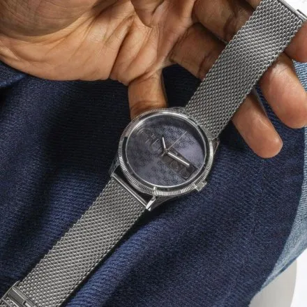 Guess Reputation srebrny zegarek męski na bransolecie mesh GW0710G1