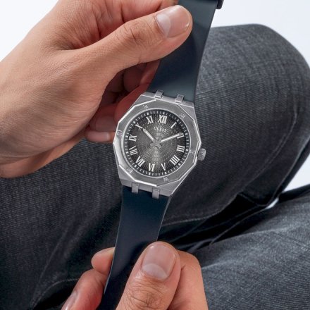 Srebrny zegarek Guess Asset z czarnym paskiem GW0663G1