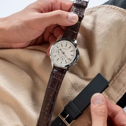 Srebrny zegarek męski Guess Spec z dodatkowym paskiem GW0664G1