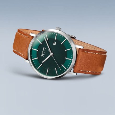 Solarny męski zegarek Bering Classic brązowy pasek zielona tarcza 15439-508