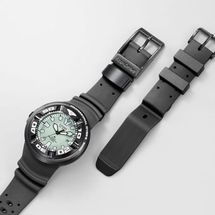 Czarny zegarek Citizen Promaster Eco-Drive Professional Diver BJ8055-04X
