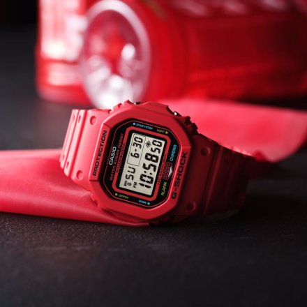 Casio G-SHOCK zegarek prostokątny czerwony DW-5600EP-4ER