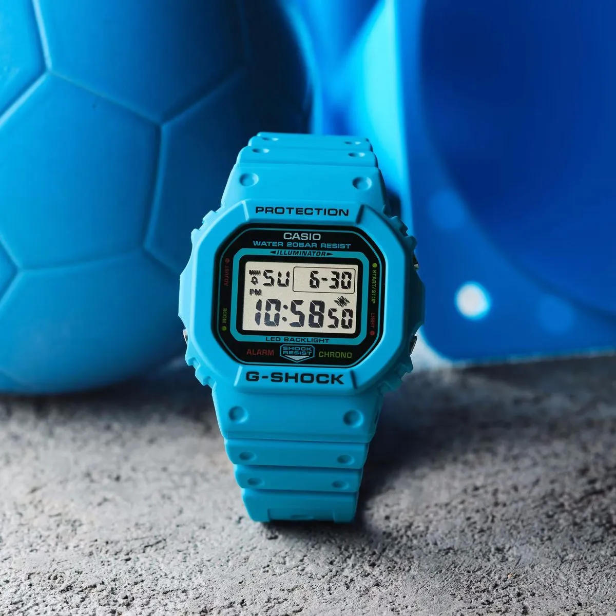 Casio G-SHOCK zegarek prostokątny niebieski DW-5600EP-2ER - 529,00
