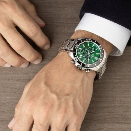 Festina Swiss Made zegarek męski na bransolecie zielony ze stoperem 20042/3