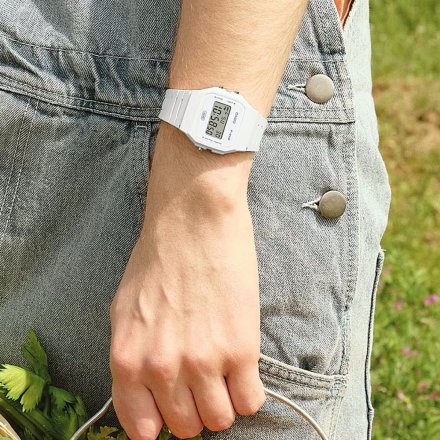 Casio Sport zegarek biały z wyświetlaczem F-91WB-7AEF