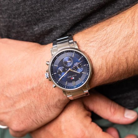 Tommy Hilfiger Tyson zegarek męski srebrny z granatowym tarczą 1710588