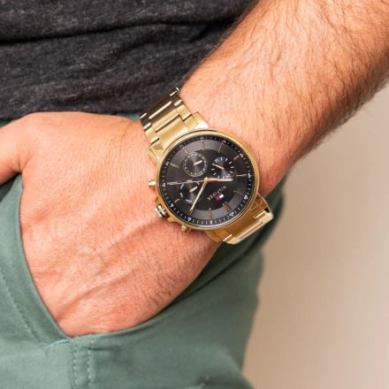 Tommy Hilfiger Tyson zegarek męski złoty z czarną tarczą 1710589