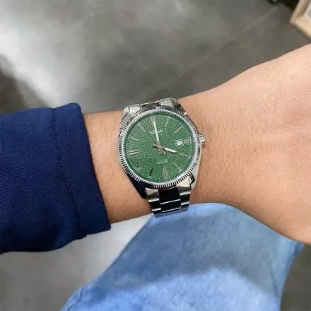 Casio Classic zegarek srebrny na bransolecie z zieloną tarczą MTP-1302DA-3A