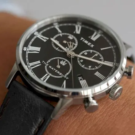 Męski zegarek Timex Waterbury Classic Chronograph z czarnym paskiem TW2U88300