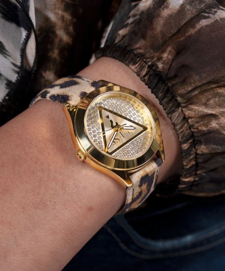 Guess Glitz Plaque zegarek damski złoty na pasku panterka GW0745L2