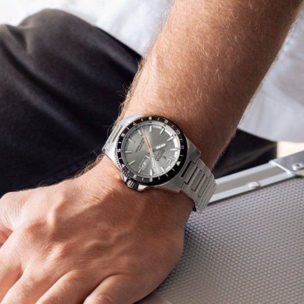 Festina Titanium 20698/1 Zegarek Męski srebrny tytanowy na bransolecie z datownikiem