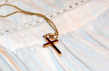 Złota biżuteria na prezent komunijny