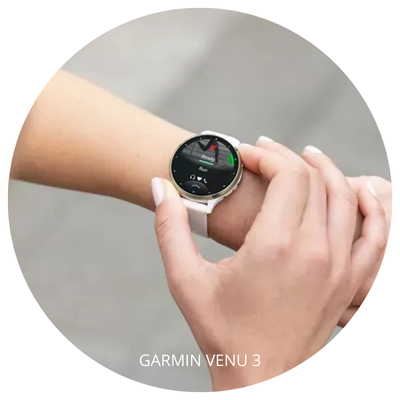Użytkownik smartwatcha Garmin podczas treningu i rozmów